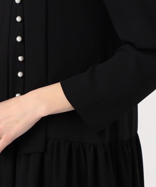FLICKA(フリッカ)の「【別注】FLICKA for TOMORROWLAND Bowtie パールドレス(ドレス・レディース・ブラック系その他・1)」の4枚目の写真
