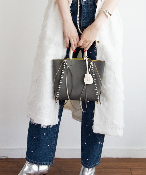 U(ユー)の「Point sac【ポワン サック】ジッパートートバッグ/Sサイズ(ビジネスバッグ・レディース・ベージュ系その他/ライトブルー/ブラウン系その他/アイボリー/グレー系その他・FREE)」の6枚目の写真