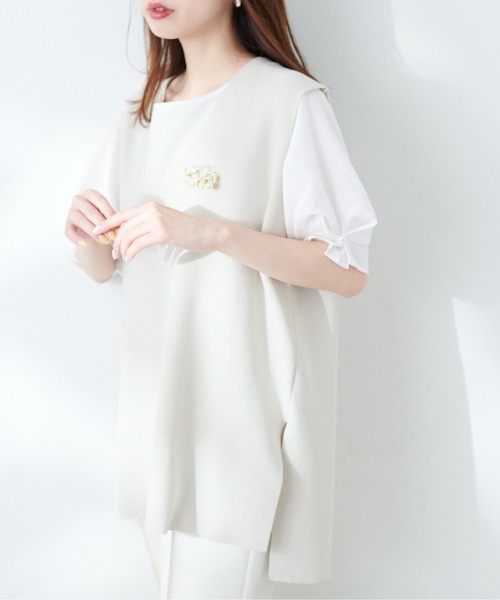 natural couture（ナチュラルクチュール）の「Vネックベスト（ベスト・レディース・オフホワイト/カーキ/ブルー/スミクロ・FREE）」の7枚目の写真