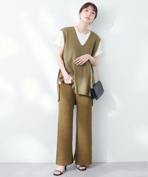 natural couture（ナチュラルクチュール）の「Vネックベスト（ベスト・レディース・オフホワイト/カーキ/ブルー/スミクロ・FREE）」の22枚目の写真