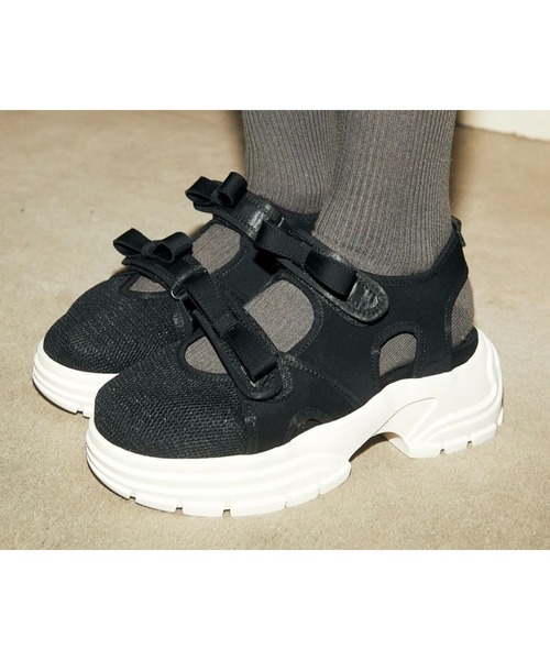 epine(エピヌ)の「double ribbon sneaker sandal(サンダル・レディース・ホワイト/ブラック・23/23.5/24/24.5)」の22枚目の写真