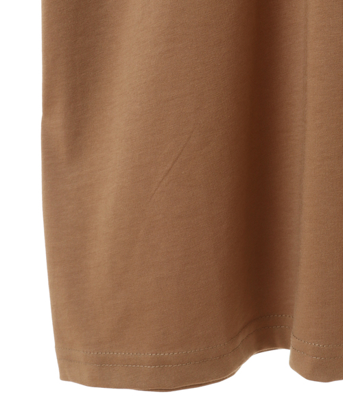 SOFFITTO(ソフィット)の「USAコットン天竺接触冷感ロゴプリントTシャツ(取り扱い店舗限定)(Tシャツ/カットソー・レディース・オフホワイト/グレイッシュベージュ/ブラック/キャメル・FREE)」の8枚目の写真