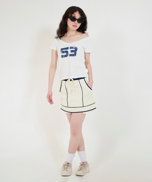 オフショル ナンバーTシャツ TINA：JOJUN tina jojun オフショル ナンバーTシャツ - メルカリ