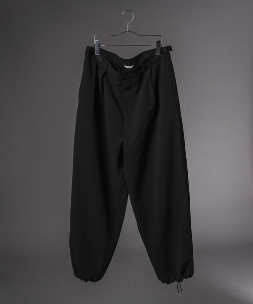 EDIFICE（エディフィス）の「T/E(ティー/イー) M-52 ワイドトラウザー（スラックス・メンズ・ブラック/ネイビー・MEDIUM/LARGE）」の2枚目の写真