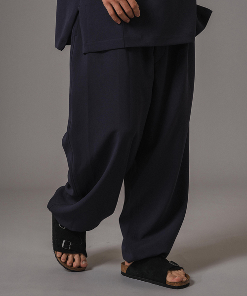 EDIFICE（エディフィス）の「T/E(ティー/イー) M-52 ワイドトラウザー（スラックス・メンズ・ブラック/ネイビー・MEDIUM/LARGE）」の21枚目の写真