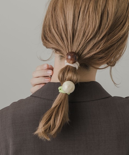 SMELLY(スメリー)の「カラフルボール2セットヘアポニー(ヘアゴム・レディース・グリーン系その他・-)」の5枚目の写真