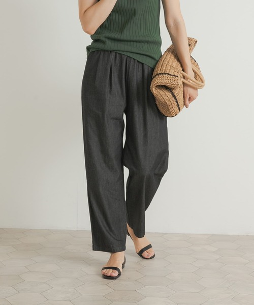 URBAN RESEARCH DOORS（アーバンリサーチドアーズ）の「ライトデニムタックイージーパンツ（デニムパンツ・レディース・ブラック/インディゴブルー・MEDIUM）」の6枚目の写真