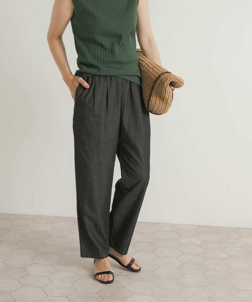 URBAN RESEARCH DOORS（アーバンリサーチドアーズ）の「ライトデニムタックイージーパンツ（デニムパンツ・レディース・ブラック/インディゴブルー・MEDIUM）」の3枚目の写真