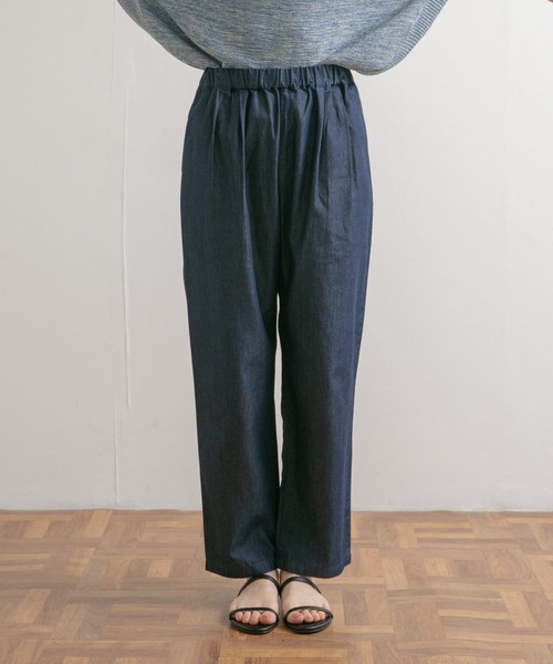 URBAN RESEARCH DOORS（アーバンリサーチドアーズ）の「ライトデニムタックイージーパンツ（デニムパンツ・レディース・ブラック/インディゴブルー・MEDIUM）」の13枚目の写真