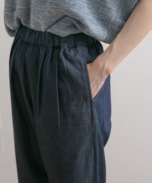 URBAN RESEARCH DOORS（アーバンリサーチドアーズ）の「ライトデニムタックイージーパンツ（デニムパンツ・レディース・ブラック/インディゴブルー・MEDIUM）」の10枚目の写真