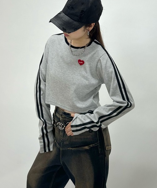 WHO'S WHO gallery（フーズフーギャラリー）の「＊2024AW 新色登場＊【SLOPPY/スロッピー】ハートライントップス（Tシャツ/カットソー・レディース・ブルー系その他/レッド系その他/レッド/グレー/ブラック系その他/ネイビー/カーキ/ブラック/オフホワイト・FREE）」の5枚目の写真