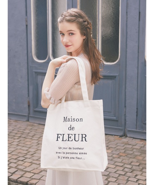 Maison de FLEUR(メゾンドフルール)の「ブランドロゴ刺繍スクエアトートバッグ(トートバッグ・レディース・アイボリー/ブラック/ピンク系その他3・FREE)」の9枚目の写真