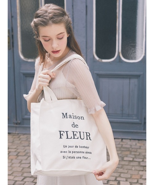 Maison de FLEUR(メゾンドフルール)の「ブランドロゴ刺繍スクエアトートバッグ(トートバッグ・レディース・アイボリー/ブラック/ピンク系その他3・FREE)」の11枚目の写真