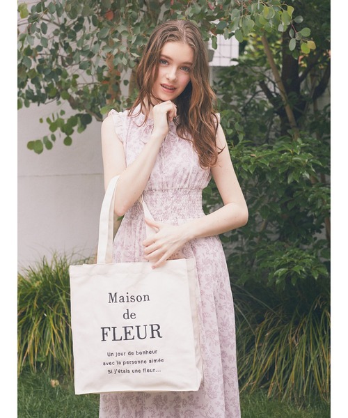 Maison de FLEUR(メゾンドフルール)の「ブランドロゴ刺繍スクエアトートバッグ(トートバッグ・レディース・アイボリー/ブラック/ピンク系その他3・FREE)」の13枚目の写真