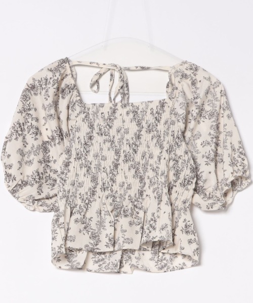 GORGE(ゴージ)の「《ボタニカル柄×シャーリング》レディース 半袖ブラウス フェミニン ガーリー 春夏秋(シャツ/ブラウス・レディース・アイボリー/ブラック/ブラウン・F)」の2枚目の写真