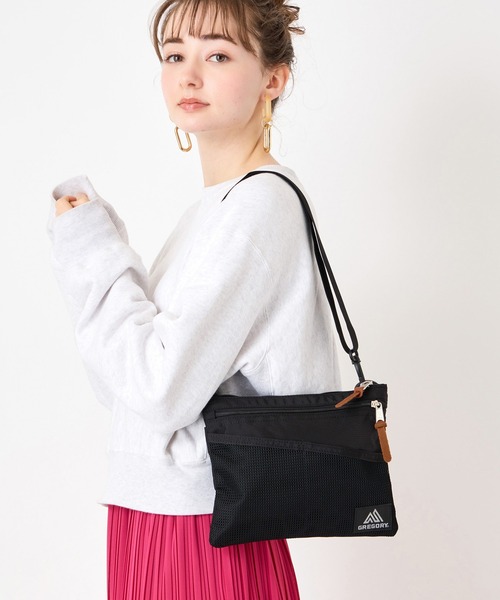 GREGORY（グレゴリー）の「クラシックサコッシュM CLASSIC SACOCHE M ウルトラバイオレット（ショルダーバッグ・メンズ・バイオレット・ONE SIZE）」の2枚目の写真