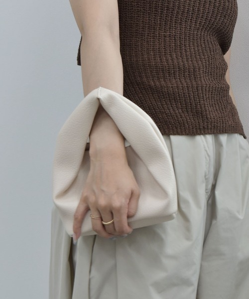 ラウンドハンドバッグ／round hand bag ミニバッグ 大人カジュアル シンプル きれいめ 韓国 お呼ばれ アイボリー 白 ホワイト ブラック 黒（ショルダーバッグ）｜Reurie'（レウリィ）