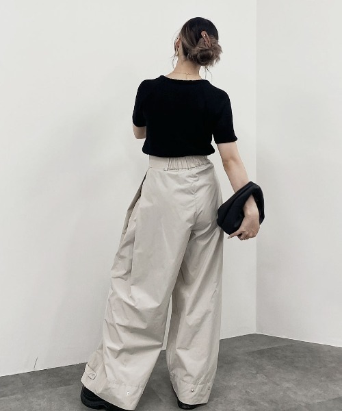 Reurie'（レウリィ）の「ラウンドハンドバッグ / ミニバッグ 大人カジュアル シンプル きれいめ 韓国 お呼ばれ アイボリー 白 ホワイト ブラック 黒（ショルダーバッグ・レディース・アイボリー/ブラック・FREE）」の21枚目の写真