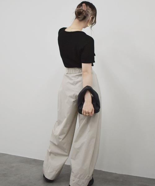 Reurie'（レウリィ）の「ラウンドハンドバッグ / ミニバッグ 大人カジュアル シンプル きれいめ 韓国 お呼ばれ アイボリー 白 ホワイト ブラック 黒（ショルダーバッグ・レディース・アイボリー/ブラック・FREE）」の22枚目の写真