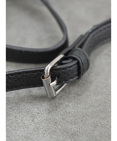 Reurie'（レウリィ）の「ラウンドハンドバッグ / ミニバッグ 大人カジュアル シンプル きれいめ 韓国 お呼ばれ アイボリー 白 ホワイト ブラック 黒（ショルダーバッグ・レディース・アイボリー/ブラック・FREE）」の14枚目の写真