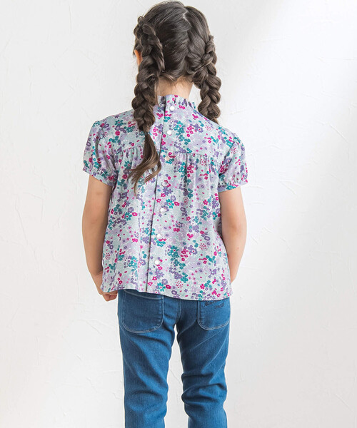 BeBe（ベベ）の「【お揃い】サテンフローラルパフスリーブブラウス(90~150cm)（シャツ/ブラウス・キッズ・パープル系その他・150cm/120cm/130cm/110cm/140cm/90cm/100cm）」の5枚目の写真