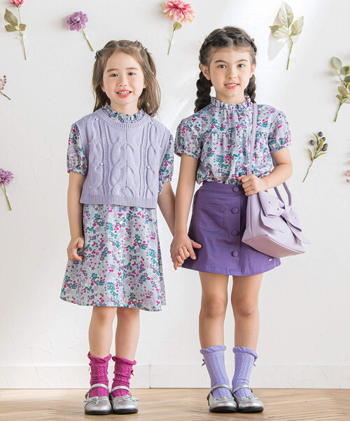 BeBe（ベベ）の「【お揃い】サテンフローラルパフスリーブブラウス(90~150cm)（シャツ/ブラウス・キッズ・パープル系その他・150cm/120cm/130cm/110cm/140cm/90cm/100cm）」の6枚目の写真