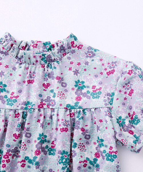 BeBe（ベベ）の「【お揃い】サテンフローラルパフスリーブブラウス(90~150cm)（シャツ/ブラウス・キッズ・パープル系その他・150cm/120cm/130cm/110cm/140cm/90cm/100cm）」の9枚目の写真