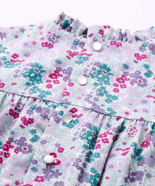 BeBe（ベベ）の「【お揃い】サテンフローラルパフスリーブブラウス(90~150cm)（シャツ/ブラウス・キッズ・パープル系その他・150cm/120cm/130cm/110cm/140cm/90cm/100cm）」の12枚目の写真