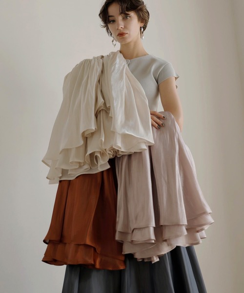 MIELI INVARIANT（ミエリインヴァリアント）の「Aurora Tiered Skirt（スカート・レディース・アイボリー/ブルーグレー/ライトピンク/ブラウン・FREE）」の5枚目の写真