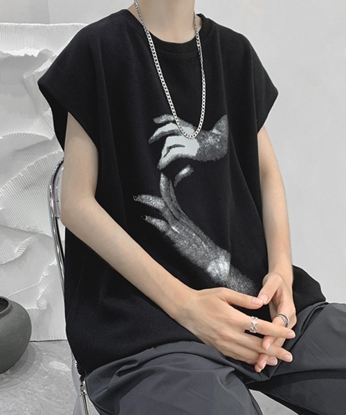 NOWLE（ノウル）の「【NOWLE】ルーズシルエット フロントロゴ ノースリーブ Tシャツ（タンクトップ・メンズ・ブラック/ホワイト/チャコールグレー・LARGE/MEDIUM）」の3枚目の写真