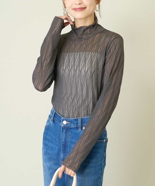 a.v.v(アーヴェヴェ)の「シアーウェーブハイネックトップス(Tシャツ/カットソー・レディース・アイボリー/チャコールグレー・36/38/40/42)」の1枚目の写真