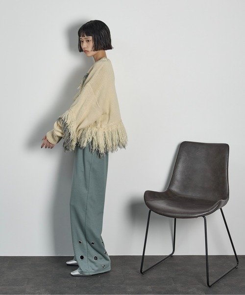 THE YOn(ザヨン)の「フリンジアクセントメランジニットプルオーバー(ニット/セーター・レディース・アイボリー/チャコールグレー/コーラル・FREE)」の13枚目の写真