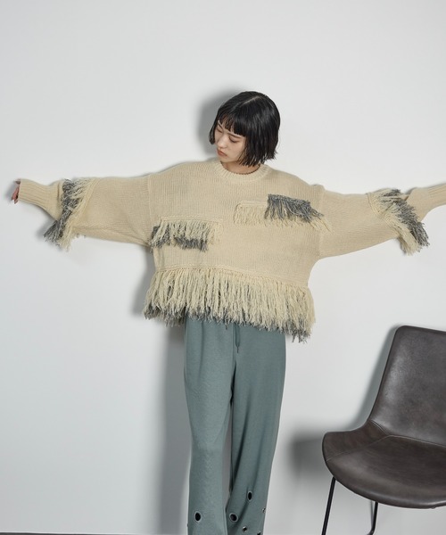 THE YOn(ザヨン)の「フリンジアクセントメランジニットプルオーバー(ニット/セーター・レディース・アイボリー/チャコールグレー/コーラル・FREE)」の10枚目の写真
