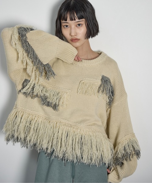 THE YOn(ザヨン)の「フリンジアクセントメランジニットプルオーバー(ニット/セーター・レディース・アイボリー/チャコールグレー/コーラル・FREE)」の6枚目の写真