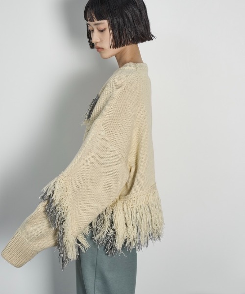 THE YOn(ザヨン)の「フリンジアクセントメランジニットプルオーバー(ニット/セーター・レディース・アイボリー/チャコールグレー/コーラル・FREE)」の7枚目の写真