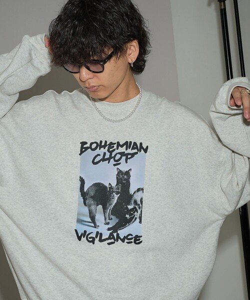 PUBLUX(パブリュクス)の「Bohemian Chop/ボヘミアンチョップ スリーキャット プリントスウェット 限定展開(スウェット・レディース・ネイビー/アッシュグレー/チャコールグレー・L/M/S)」の3枚目の写真