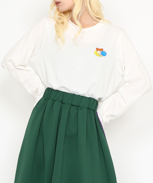 PUNYUS（プニュズ）の「ワンポイント刺繍ロンＴ（Tシャツ/カットソー・レディース・ホワイト/ブラック・1/2/3/4）」の2枚目の写真