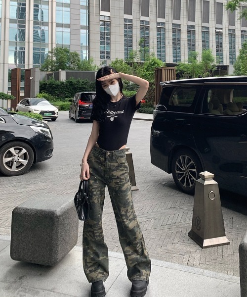 Ritzy(リッツィー)の「アニマル迷彩柄 ワイドストレートパンツ(その他パンツ・レディース・アニマル・L/M/XL/S)」の13枚目の写真