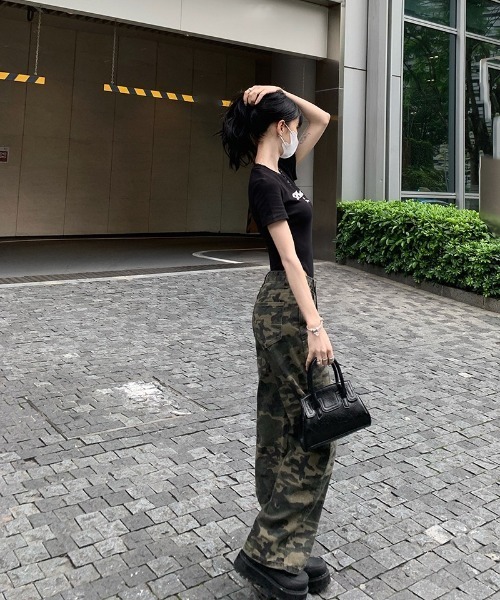 Ritzy(リッツィー)の「アニマル迷彩柄 ワイドストレートパンツ(その他パンツ・レディース・アニマル・L/M/XL/S)」の15枚目の写真
