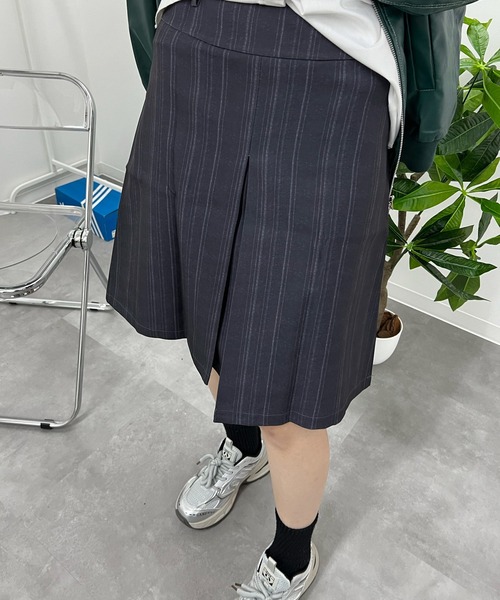 MEMECLE(メメクル)の「【 MEMECLE / メメクル 】ストライプ ミドル プリーツスカート(スカート・レディース・グレー・M/L/S)」の13枚目の写真