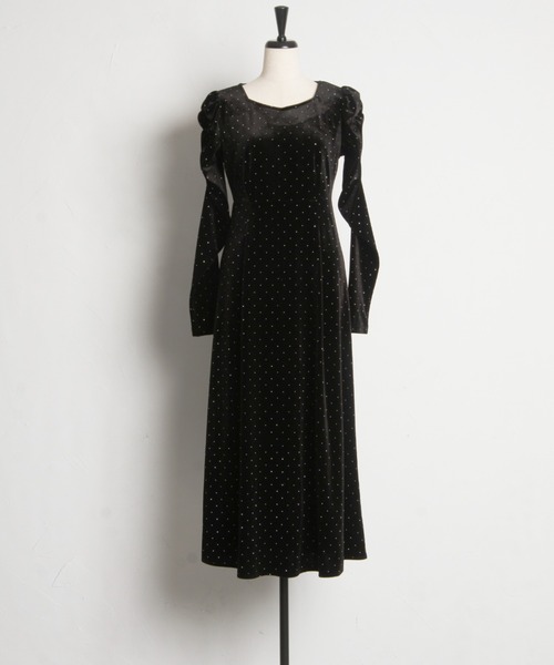 tocco closet(トッコ クローゼット)の「ストーン付きパワーショルダーカットベロアワンピース(ワンピース・レディース・ボルドー/ブラック/ネイビー・M)」の13枚目の写真