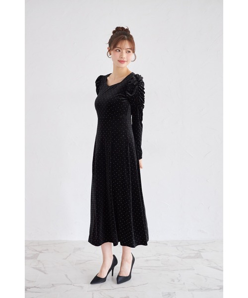 tocco closet(トッコ クローゼット)の「ストーン付きパワーショルダーカットベロアワンピース(ワンピース・レディース・ボルドー/ブラック/ネイビー・M)」の16枚目の写真