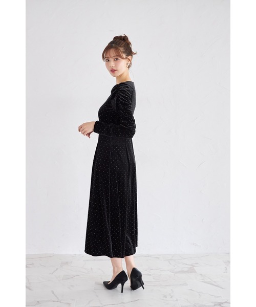 tocco closet(トッコ クローゼット)の「ストーン付きパワーショルダーカットベロアワンピース(ワンピース・レディース・ボルドー/ブラック/ネイビー・M)」の17枚目の写真