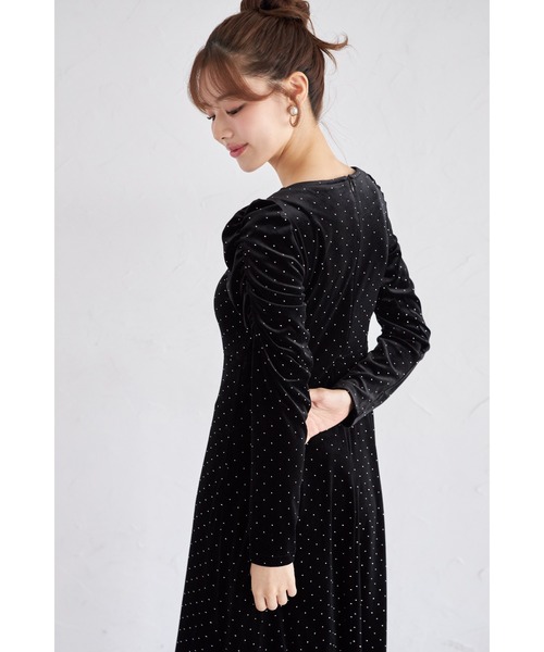 tocco closet(トッコ クローゼット)の「ストーン付きパワーショルダーカットベロアワンピース(ワンピース・レディース・ボルドー/ブラック/ネイビー・M)」の20枚目の写真