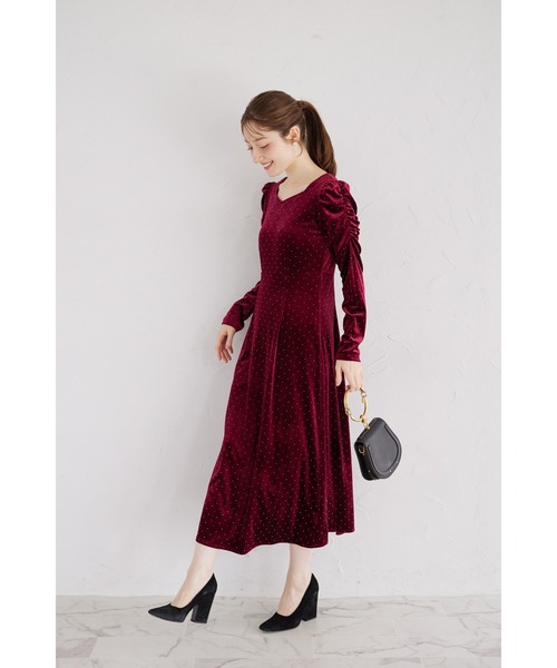 tocco closet(トッコ クローゼット)の「ストーン付きパワーショルダーカットベロアワンピース(ワンピース・レディース・ボルドー/ブラック/ネイビー・M)」の21枚目の写真