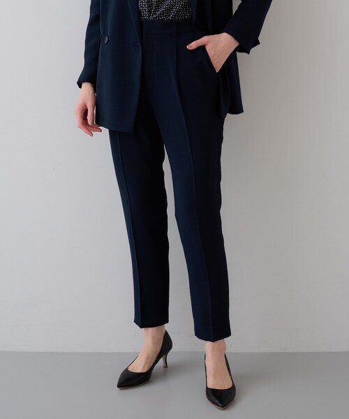 INDIVI(インディヴィ)の「【着る日傘/遮熱/UVケア】タックテーパードパンツ(スーツパンツ・レディース・ライトグリーン/ピンク/ネイビー/ブラック・40/38/36/15 /13/05/19)」の11枚目の写真