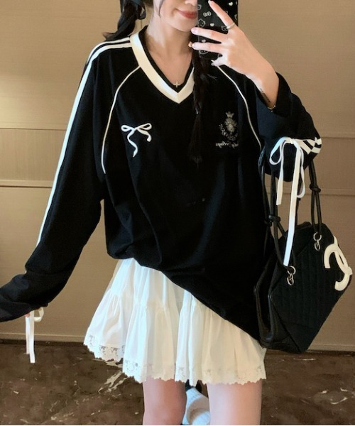 Per sist ence（パーシエンス）の「袖テープライン＆リボン/Vネックジャージプルオーバー（ジャージ・レディース・ブラック/ホワイト・LARGE/MEDIUM）」の2枚目の写真