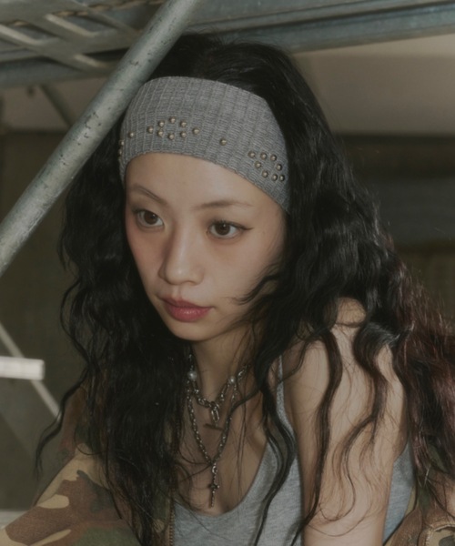 DTYYPE（ドタイプ）の「スタッズ付きヘアバンド（ヘアバンド・レディース・グレー/ブラック・FREE）」の18枚目の写真