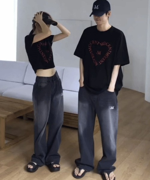 MUCENT(ムセント)の「【UNISEX】MUCENT/ハートレタリングT(Tシャツ/カットソー・レディース・ブラック/ホワイト・MEDIUM/LARGE)」の3枚目の写真