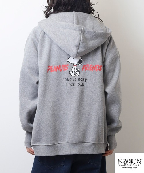 PEANUTS(ピーナッツ)の「PEANUTS フレンズ柄裏起毛プリントパーカー(パーカー・メンズ・ネイビー/杢グレー/オフホワイト・M/L/LL)」の16枚目の写真